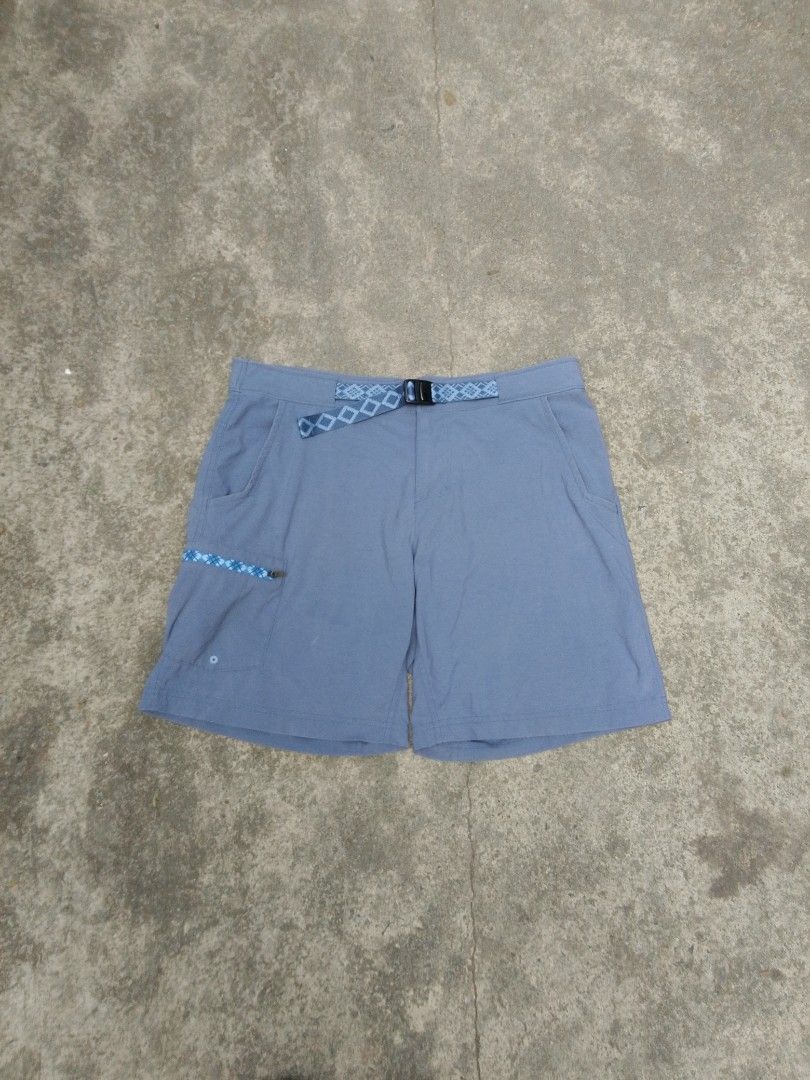 Columbia Short (Category: Shorts) located in Naga. Submitted by choythrift (Listing ID 1466031094, Image 1). Description: Columbia Short Condition: 9/10 Color rate: 9/10 Plus shipping fee Courier: J and t, flash express Drop off: Urban Chicc Location: Naga City, Bicol📍 📩.