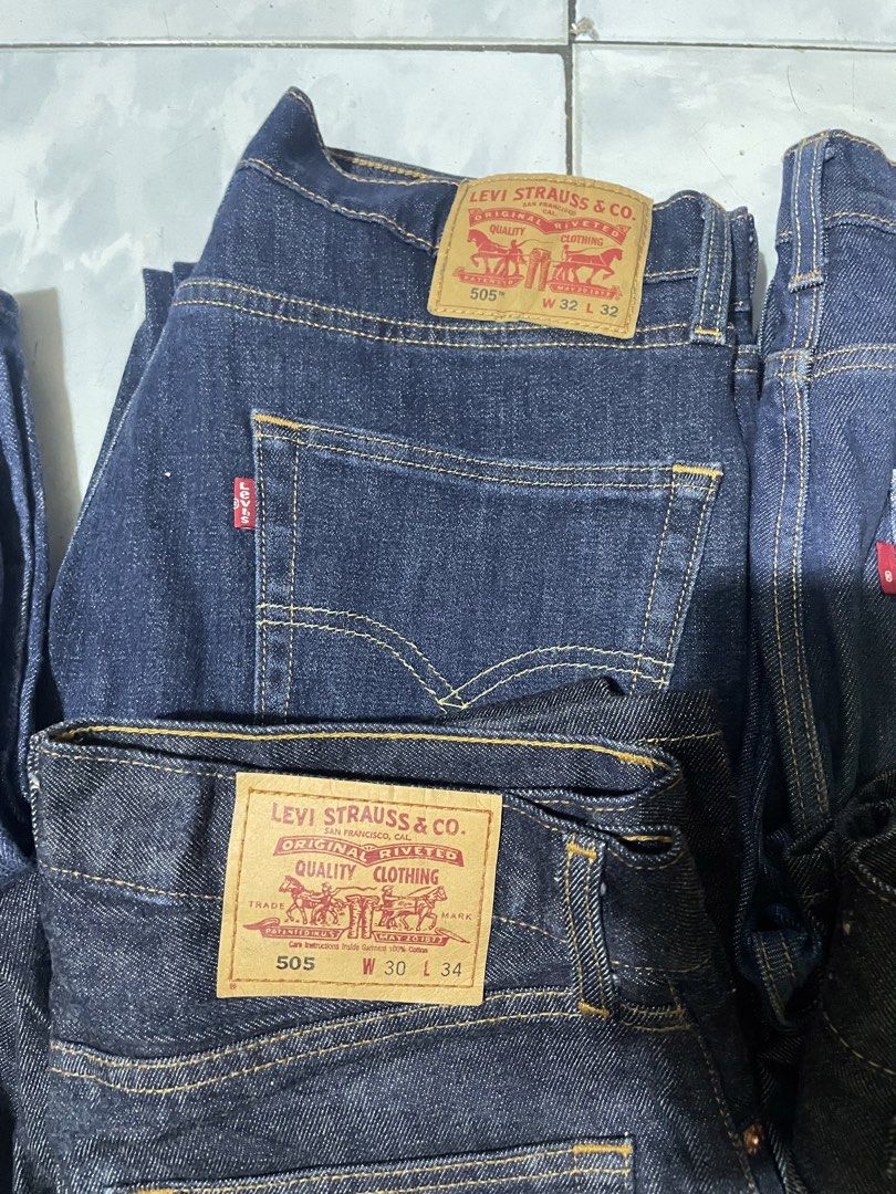 COMBO LEVIS (Category: Jeans) located in Kuala Lumpur. Submitted by kutak (Listing ID 1465987639, Image 3). Description: Size campur Sehelai 100.