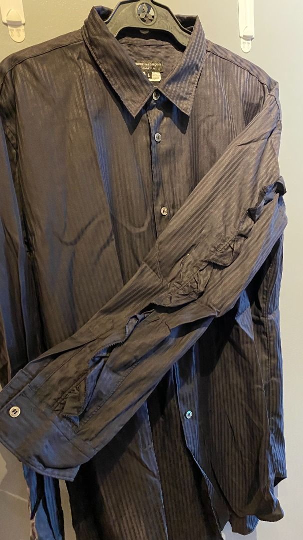 COMME DEA GARCONS HOMME PLUS Ruffled Sleeve Button-down LS (Category: Formal Shirts) located in Mandaluyong City. Submitted by yohjivangarcons (Listing ID 1466024890, Image 1). Description: .