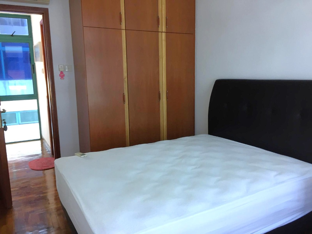 (Category: ) located in . Submitted by your_rental_specialist (Listing ID 1466101084, Image 1). Description: .