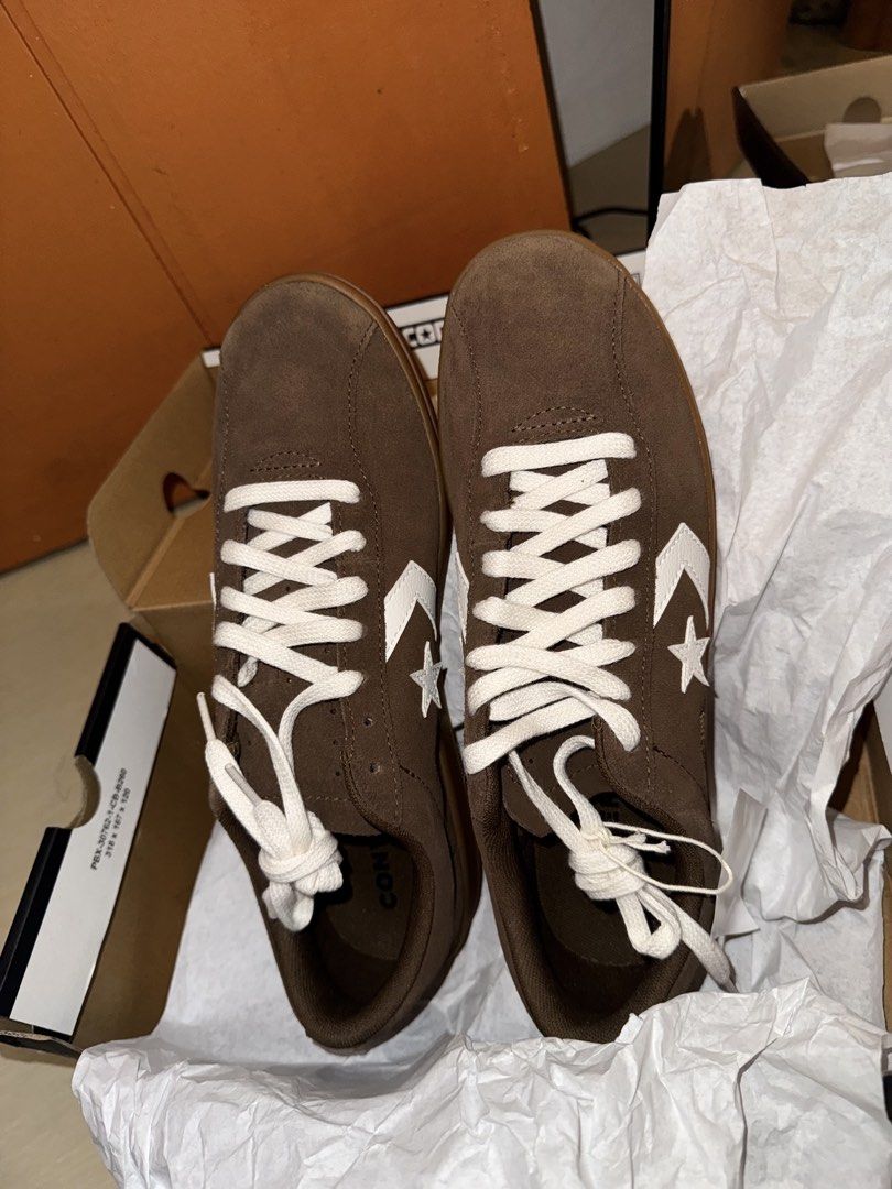 Converse All Star Classic Trainer Ox Sneakers (Category: Casual Shoes) located in Quezon City. Submitted by haroldk (Listing ID 1466155111, Image 2). Description: - Converse All Star Classic Trainer Ox - Colorway: Grounded/Vintage White/Gum - Size: Men 9 / Women 10.5 / UK 8 - Condition: Brand new in original box with tags attached May tawad pa wag lang barat Nabili sa mall w paper bag Fairview o anywhere malapit.