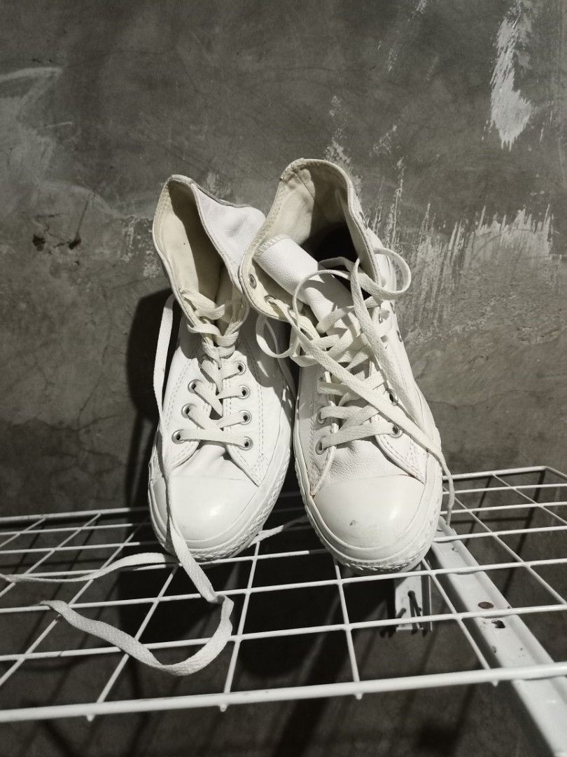Converse Chuck Taylor (Category: Sneakers) located in Mabalacat. Submitted by hasashoe (Listing ID 1466155865, Image 3). Description: SIZE ON PIC EXCELLENT CONDITION GOOD WORKING PERFORMANCE WEAR AND GO.
