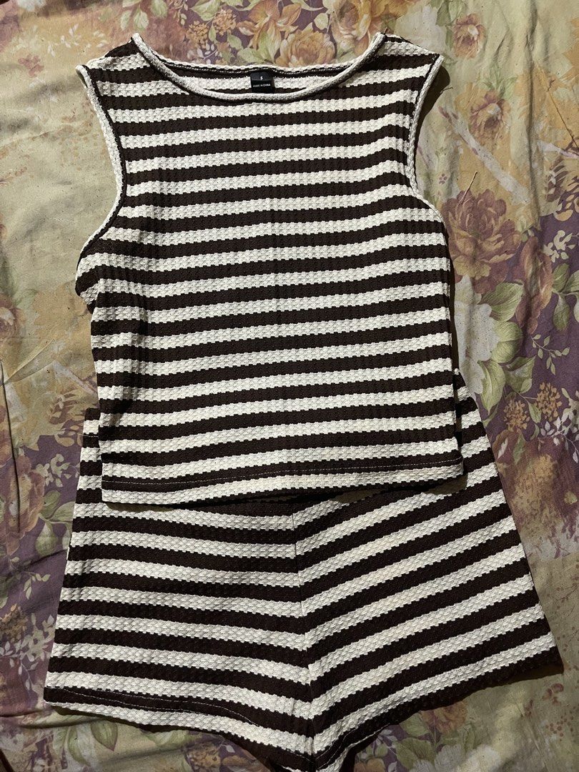 COORDS (Category: Sets or Coordinates) located in Manila. Submitted by mishalx (Listing ID 1466054746, Image 1). Description: 🌷 Cute & affordable finds 📦 Shipping: J&T Express 💳 MOP: GCash — payment first 🛍️ First mine, first served! 💌 Comment/DM to claim 📍 Calamba Laguna Please be a sure buyer before claiming. ♡.