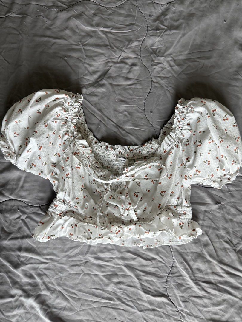 Cotton On Cropped Off-shoulder top (Category: Blouses) located in Cebu City. Submitted by itemsbysarah (Listing ID 1466017198, Image 1). Description: Cotton on cropped off-shoulder top Size XS on tag Will fit a size XS-Small Used a few times, no flaws & stains RFS: decluttering.