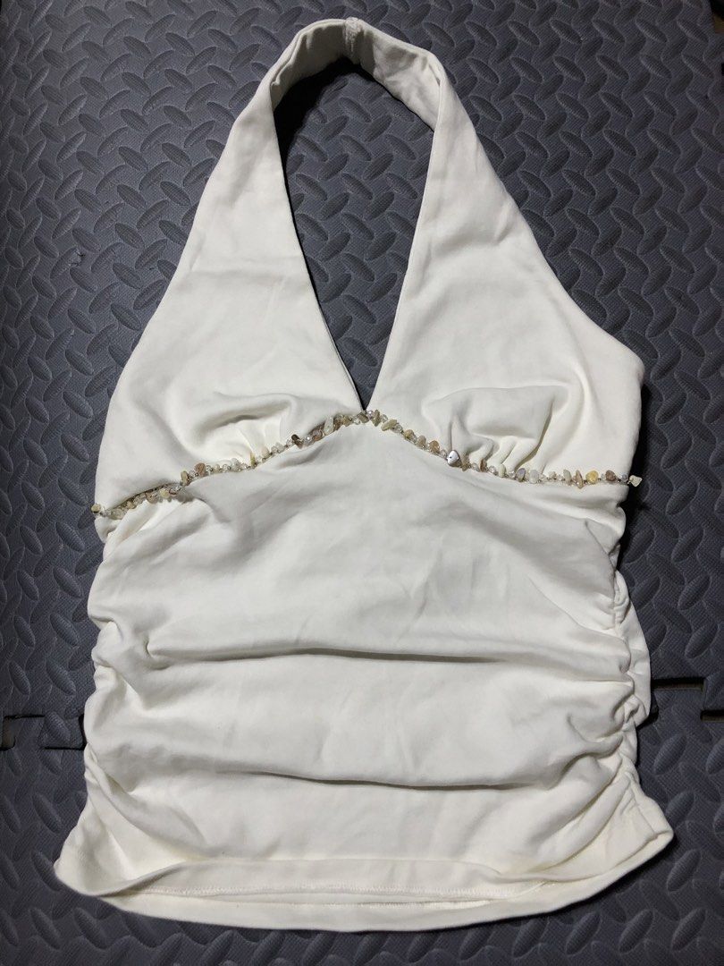 Cotton On Halter Top (Cut Tag) (Category: Sleeveless) located in Manila. Submitted by nadz.28 (Listing ID 1466035975, Image 2). Description: auth CO (over 🏃‍♂️) super kapal ng tela .