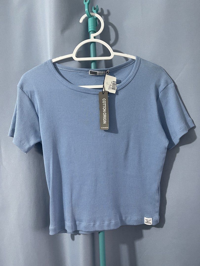 Cotton On Ribbed Blue Crop Top (Category: Shirts) located in Cavite. Submitted by lengthingz (Listing ID 1466146101, Image 1). Description: never worn! small - semi large.