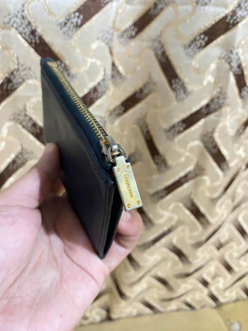 Couronne (Category: Wallets & Card holders) located in Dumaguete. Submitted by camillaolshoppe2 (Listing ID 1466097489, Image 3). Description: Authentic Couronne Coin purse Excellent condition 350 only.