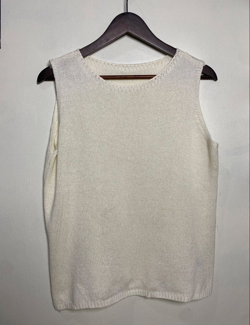 Cream knit sleeveless top (Category: Sleeveless) located in Makati City. Submitted by indaysukaycloset (Listing ID 1466031584, Image 1). Description: DAZY CREAM KNIT SLEEVELESS TOP Brand: Dazy - Shein brand Size: XL on tag - Fits L to XL Color: Cream / Off-white Details: - Material: 75% Acrylic 25% Polyamide - makapal, soft knit, stretchy - Style: Sleeveless vest / tank top, round neck - Condition: 9.5/10 - Like new, no flaws, no himulmol - Perfe