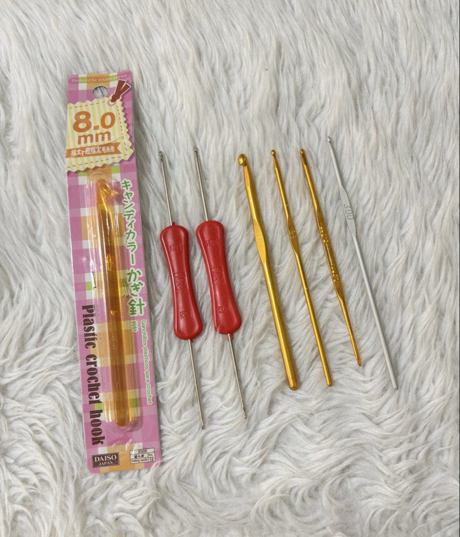 Crochet hook set (Category: Craft Supplies & Tools) located in Paranaque City. Submitted by dalle_closet (Listing ID 1465981532, Image 1). Description: new pa ung plastic hook.