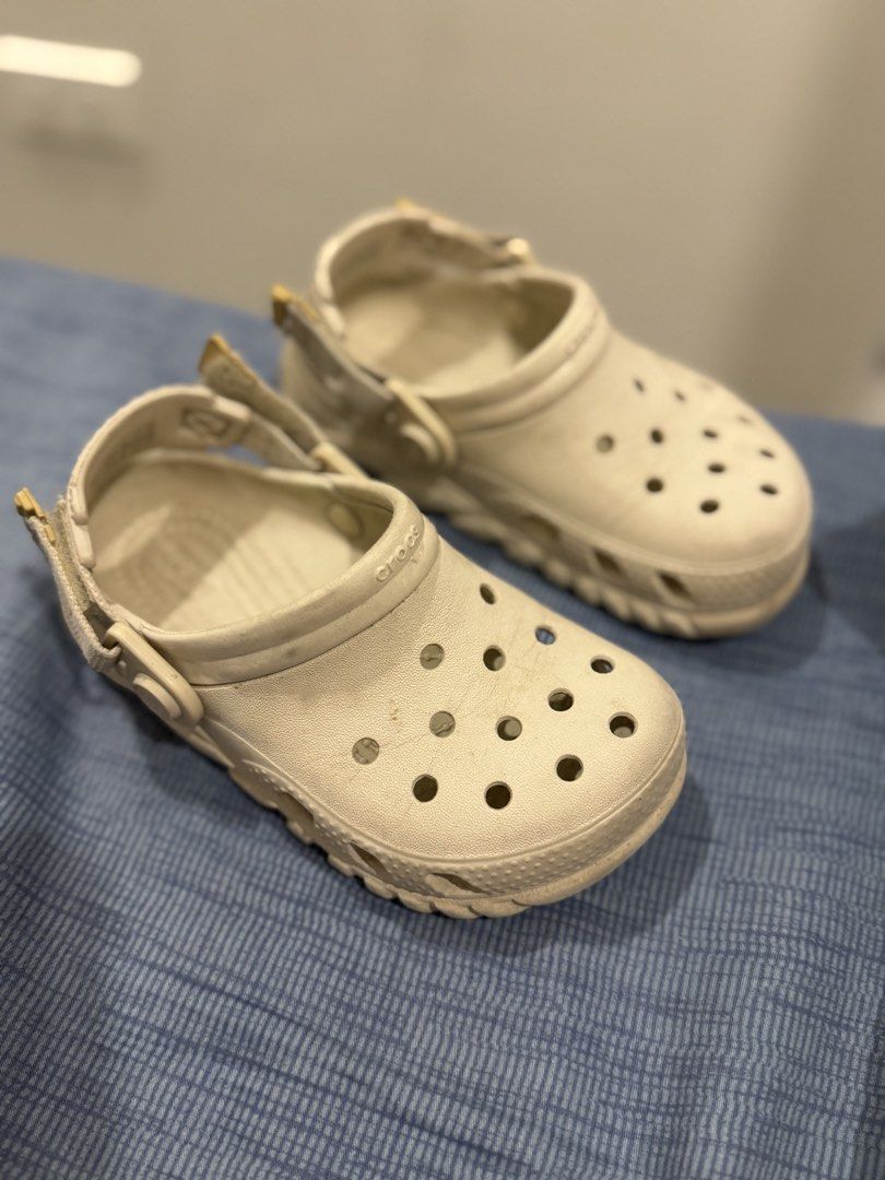 Crocs Off Road Sport Clogs Bone Off-White (Category: Slippers & Slides) located in San Fernando. Submitted by jelajoybasco (Listing ID 1466098891, Image 1). Description: - Model: Crocs Off-Road Sport Clogs - Color: Bone (Off-White) - Fit: Adjustable Velcro heel strap for a secure, custom fit - Breathability: Ventilation ports on top to keep feet cool - Sole: Chunky, rugged outsole for extra traction and grip - Condition: Pre-loved with minor scuf