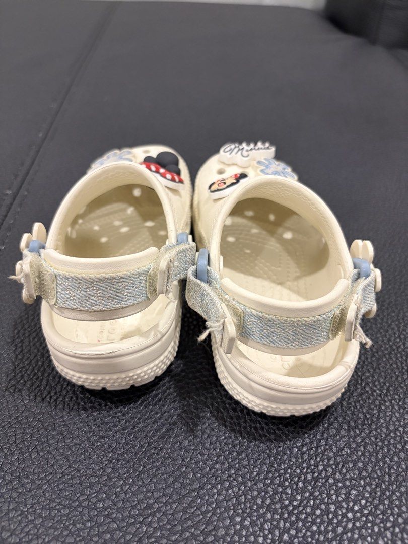 Crocs Toddler Clogs Size C7 (Category: Babies & Kids Fashion) located in Quezon City. Submitted by bnsellacct (Listing ID 1465971567, Image 2). Description: Needs cleaning Minnie mickey jibitz not included🙂.