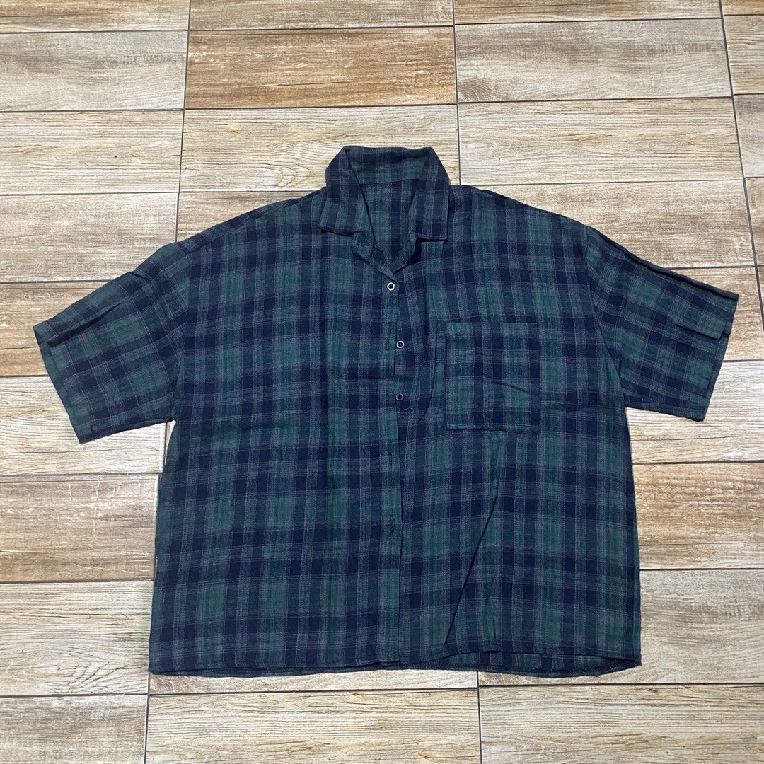 Cropped Polo Shirt (Category: Tshirts & Polo Shirts ) located in Manila. Submitted by ukay2world (Listing ID 1466043577, Image 1). Description: condition: 10/10 issue/s: size: medium to large description: (dm me for more details and inquiries) PLEASE READ THE FOLLOWING: ♻️ no cash on delivery, payment first. ♻️ no meetups ♻️ color may vary due to lighting. ♻️ reservations only last for 1-2 days. ♻️ ask all you want to know because strictly no ref