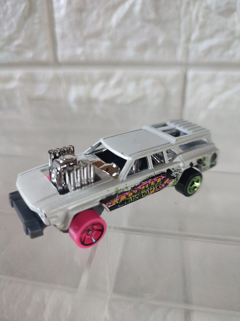 Cruise bruiser from demo destruction 5 pack (Category: Vehicle & Diecast Models) located in Narvacan. Submitted by jigger85 (Listing ID 1465961875, Image 2). Description: 97 percent mint condition bought in UK loc. ilocos sur can ship thru JNT or LBC.