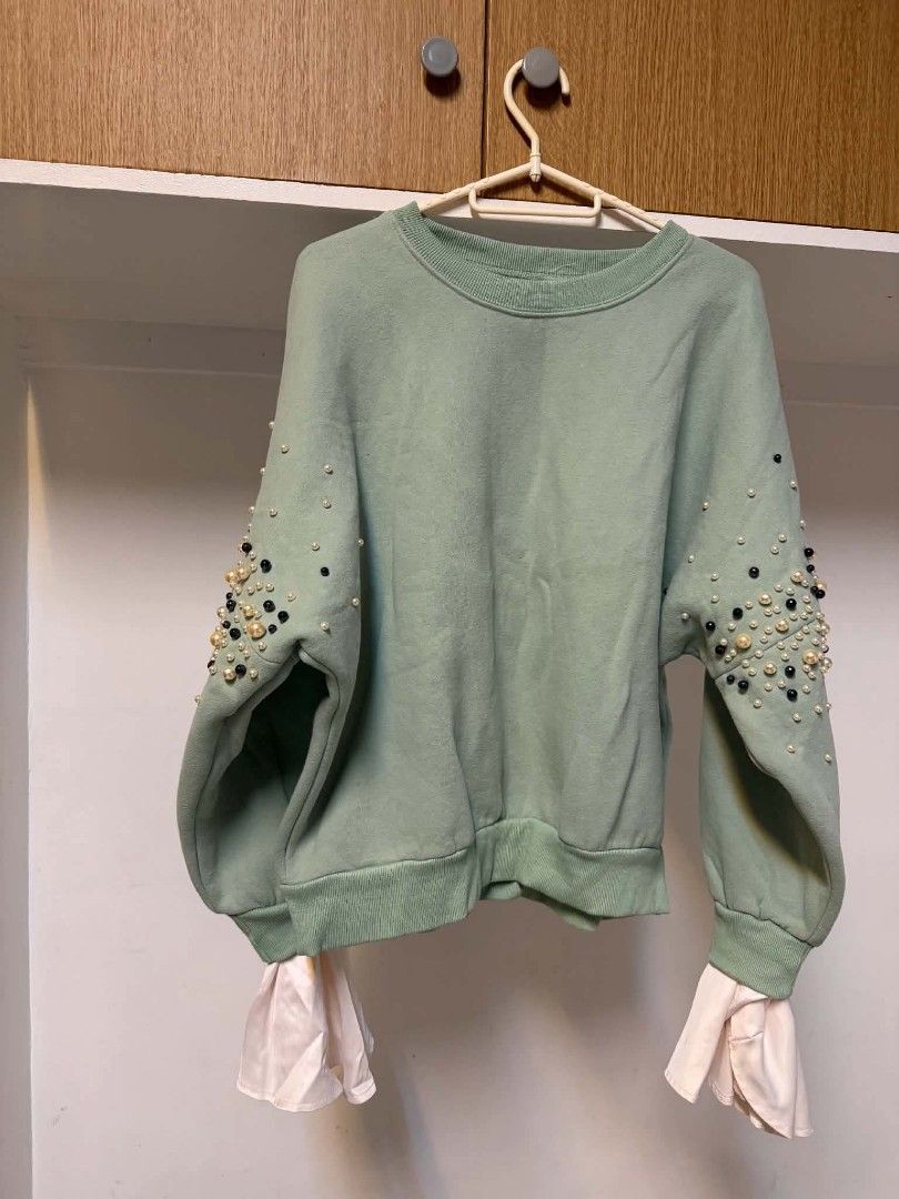 Cute Jacket (Category: Coats, Jackets and Outerwear) located in Manila. Submitted by atozstuff (Listing ID 1466109897, Image 1). Description: .