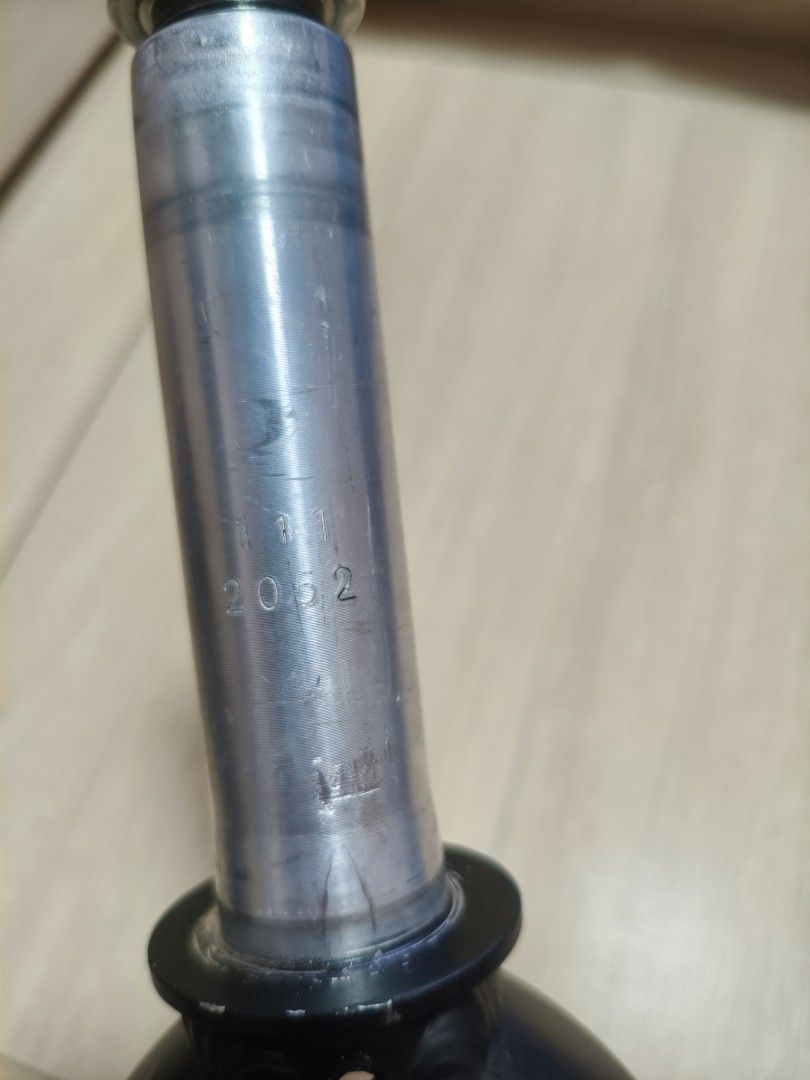 Dahon k3 plus 前叉 Java Mint Fnhon （分類：單車）位於 Hong Kong。 由 micmic0311 提交（商品編號 1466045789，圖片 2）。簡介： dahon k3 plus 前叉 豎管111mm 交收地點：屯門區 時間可大家相議。