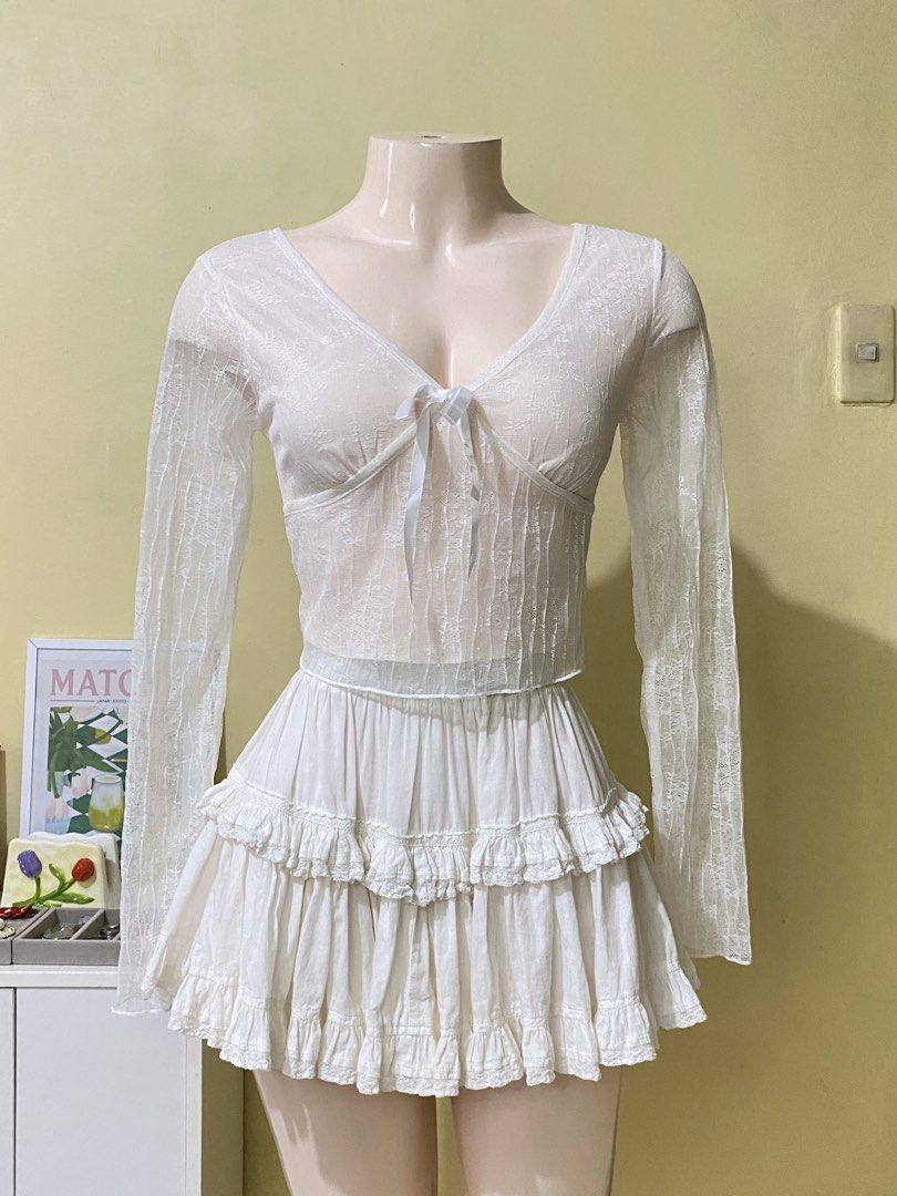 DAINTY LONGSLEEVE TOP (Category: Others Tops) located in Dasmarinas. Submitted by hannah.oakph (Listing ID 1466025732, Image 2). Description: .