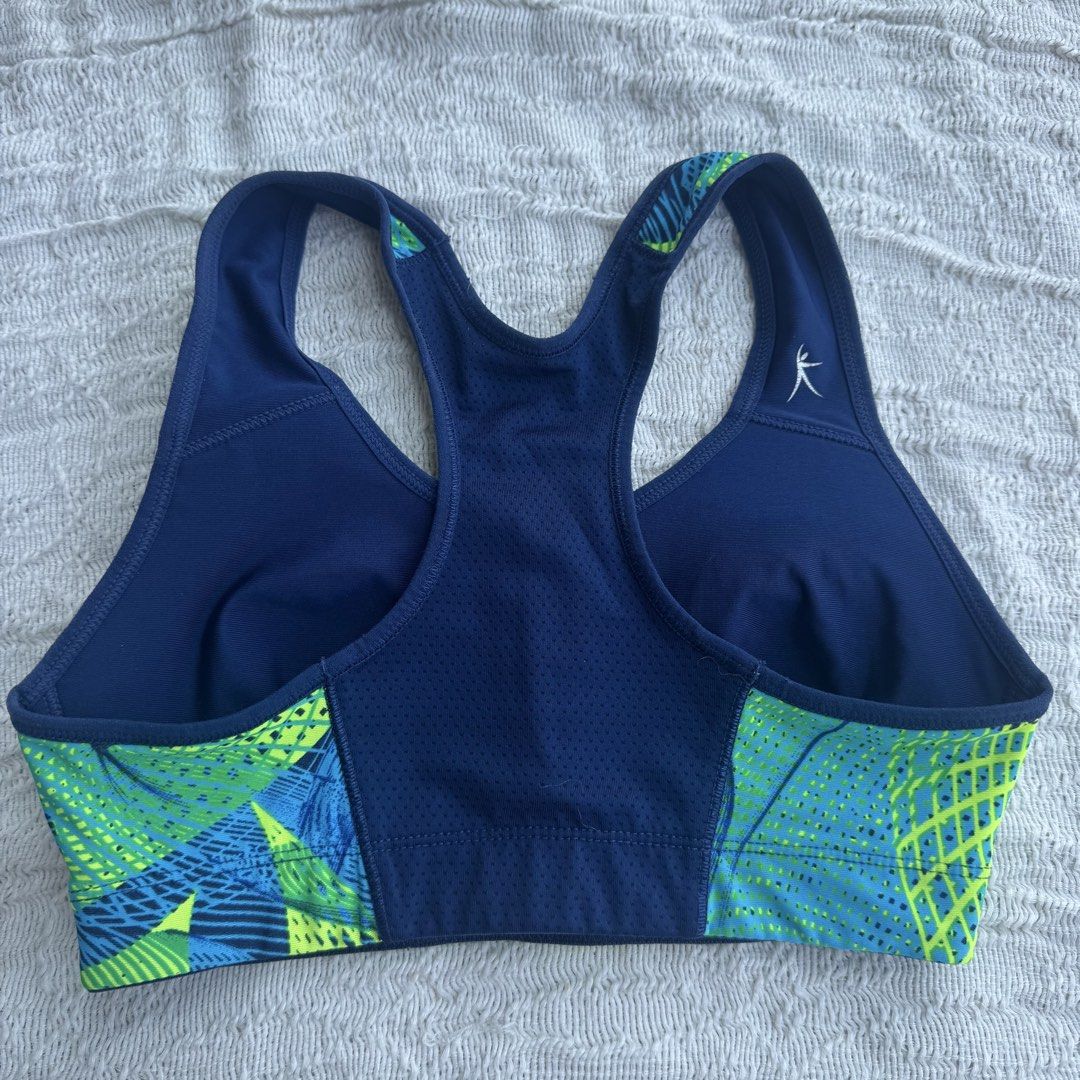 Danskin Reversible Sport Bra (Category: Activewear) located in Manila. Submitted by thriftclub.ph (Listing ID 1466103406, Image 3). Description: ▫️Decluttering (too many sportswear!) ◻️ Fits xs - s ⬜️ No pad slots, has light built in padding ⚪️ Reversible .