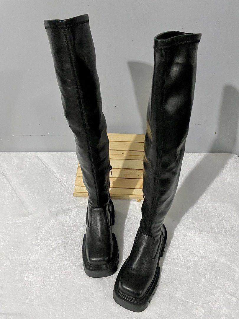 daphne chunky square toe over the knee boots (Category: Boots) located in Bulacan. Submitted by parapapa (Listing ID 1466103620, Image 2). Description: 36 / 23cm length 25” heels 2”.