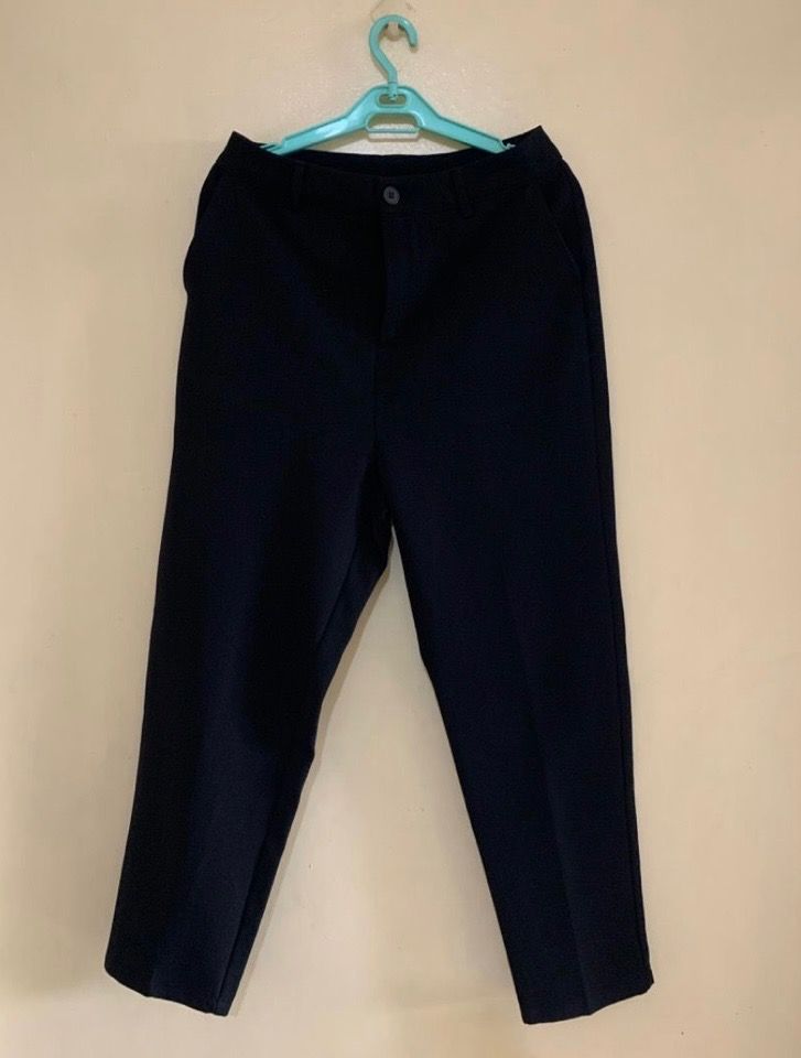 Dazy Trouser Womens (Category: Jeans) located in Valenzuela. Submitted by clickandshoppreloved (Listing ID 1466026978, Image 1). Description: Dazy Trouser Womens Onhand, Original (Medium Ontag) Waist : 26in Height: 36 Color : Black (Excellent Condition, Good As New).