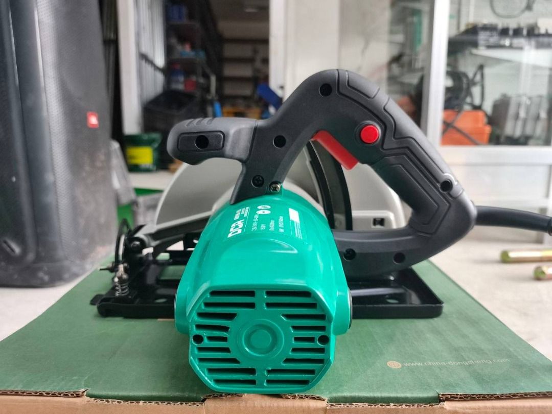 DCA ELECTRIC CIRCULAR SAW 1500w AMY06-185 (Category: Other Home Furniture) located in Manila. Submitted by ramoseliza33488 (Listing ID 1465983290, Image 1). Description: .