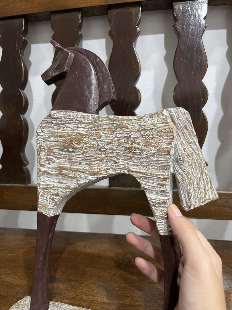 Decorative Horse Figure (Category: Other Home Decor) located in Calamba. Submitted by maceyangelie (Listing ID 1466102436, Image 3). Description: .