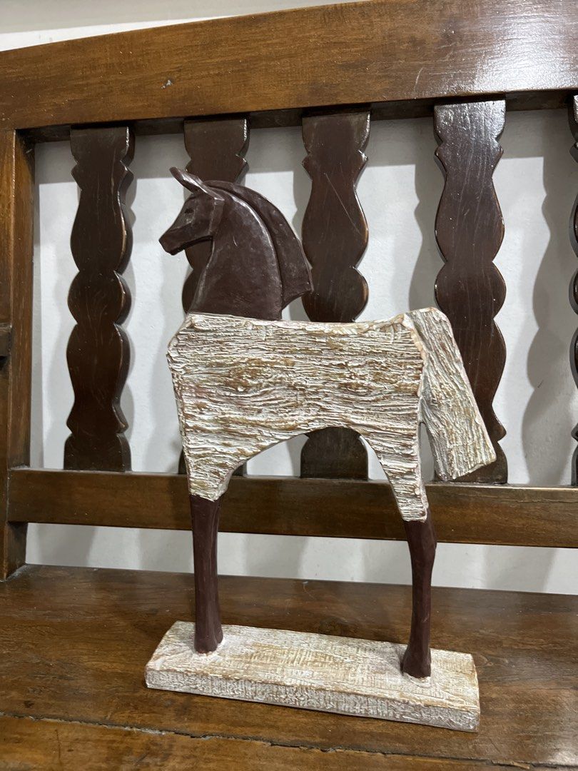 Decorative Horse Figure (Category: Other Home Decor) located in Calamba. Submitted by maceyangelie (Listing ID 1466102436, Image 2). Description: .