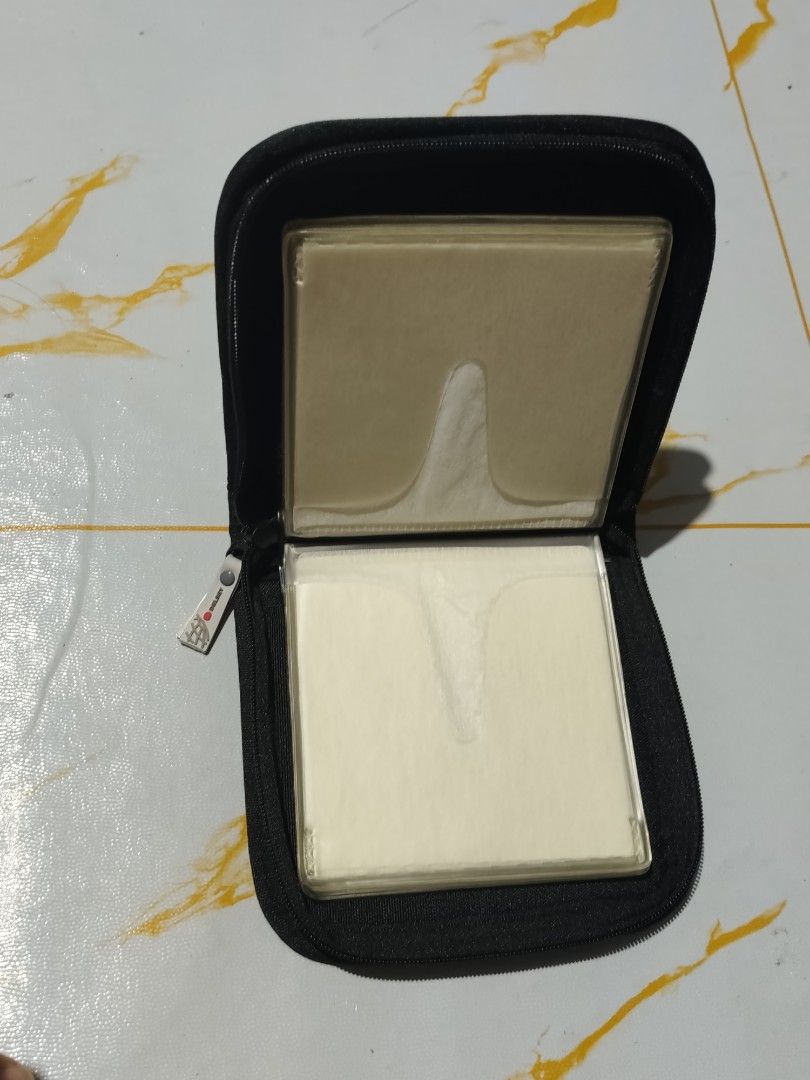 DELSEY ORIGINAL !!! (Category: Other Stationery & Craft) located in Valenzuela. Submitted by jackypicar11796 (Listing ID 1466004914, Image 3). Description: DELSEY ORIGINAL!!! CD HOLDER / PHOTO/ CARDS.