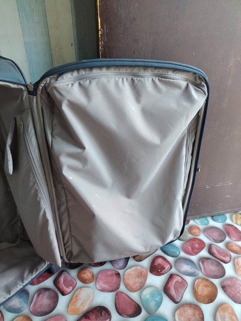Delsey ORIGINAL luggage bag (Category: Luggage) located in Manila. Submitted by einalem1018 (Listing ID 1466083154, Image 3). Description: prelove delsey luggage original lightly use large size gcash mop lalamove shipping.