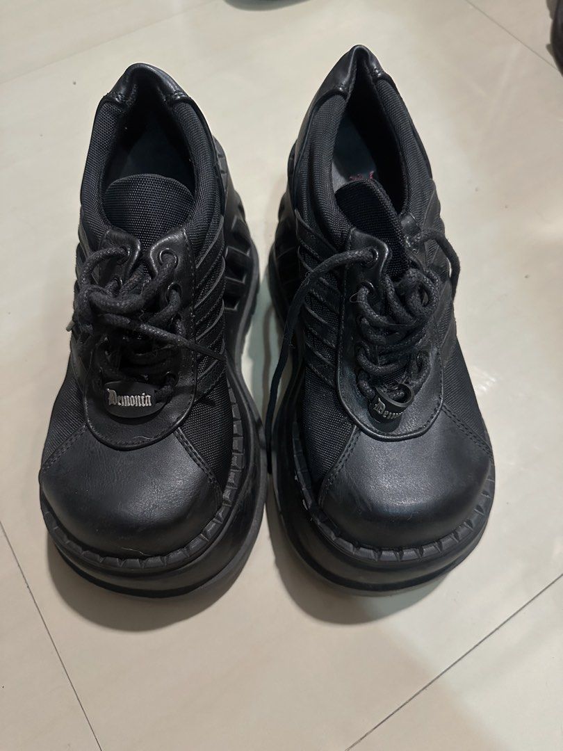 Demonia - Stomp 08 (Category: Sneakers) located in Manila. Submitted by deeclutta (Listing ID 1466020996, Image 1). Description: Never been used Dusty from storage.