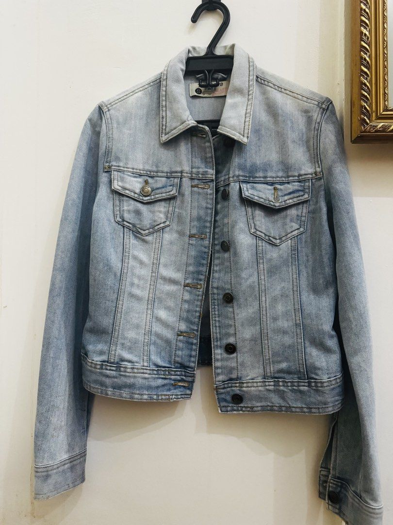 Denim jacket (Category: Coats, Jackets and Outerwear) located in Manila. Submitted by zhaliver23 (Listing ID 1465989454, Image 1). Description: .