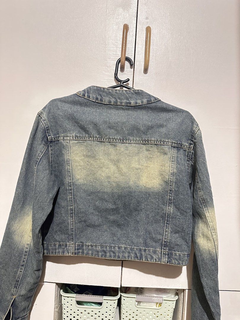 Denim jacket chinese collar (Category: Coats, Jackets and Outerwear) located in Tandag. Submitted by kawaiispreloved (Listing ID 1466070127, Image 3). Description: Small to semi med.