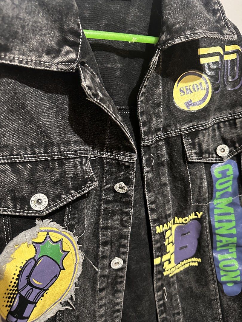 Denim jacket with patches (Category: Coats, Jackets and Outerwear) located in Tandag. Submitted by kawaiispreloved (Listing ID 1466069859, Image 2). Description: Small to medium Brand new without tag.