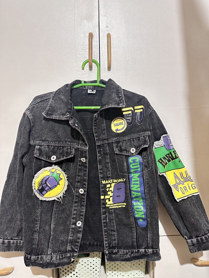 Denim jacket with patches (Category: Coats, Jackets and Outerwear) located in Tandag. Submitted by kawaiispreloved (Listing ID 1466069859, Image 1). Description: Small to medium Brand new without tag.