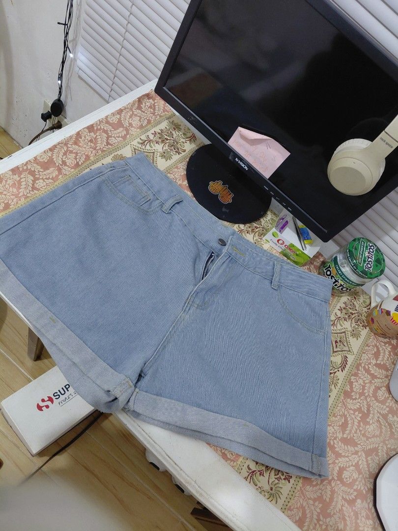 Denim shorts (Category: Shorts) located in Naga. Submitted by actinggrandmaster_jean (Listing ID 1466151408, Image 2). Description: 5xl twice lang nagamit Rs: lost some weight.