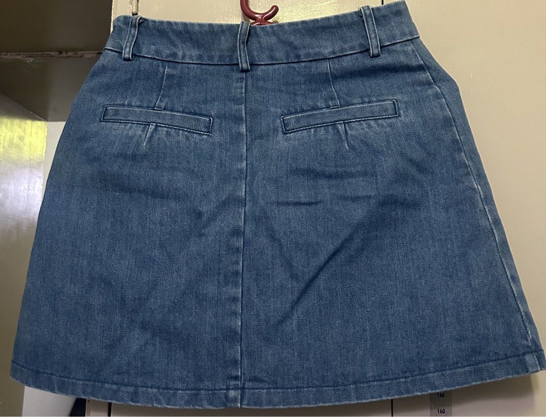 Denim Skirt (Category: Skirts) located in Manila. Submitted by lueur000 (Listing ID 1466098235, Image 2). Description: Small Waist - 24-26 Length - 16.