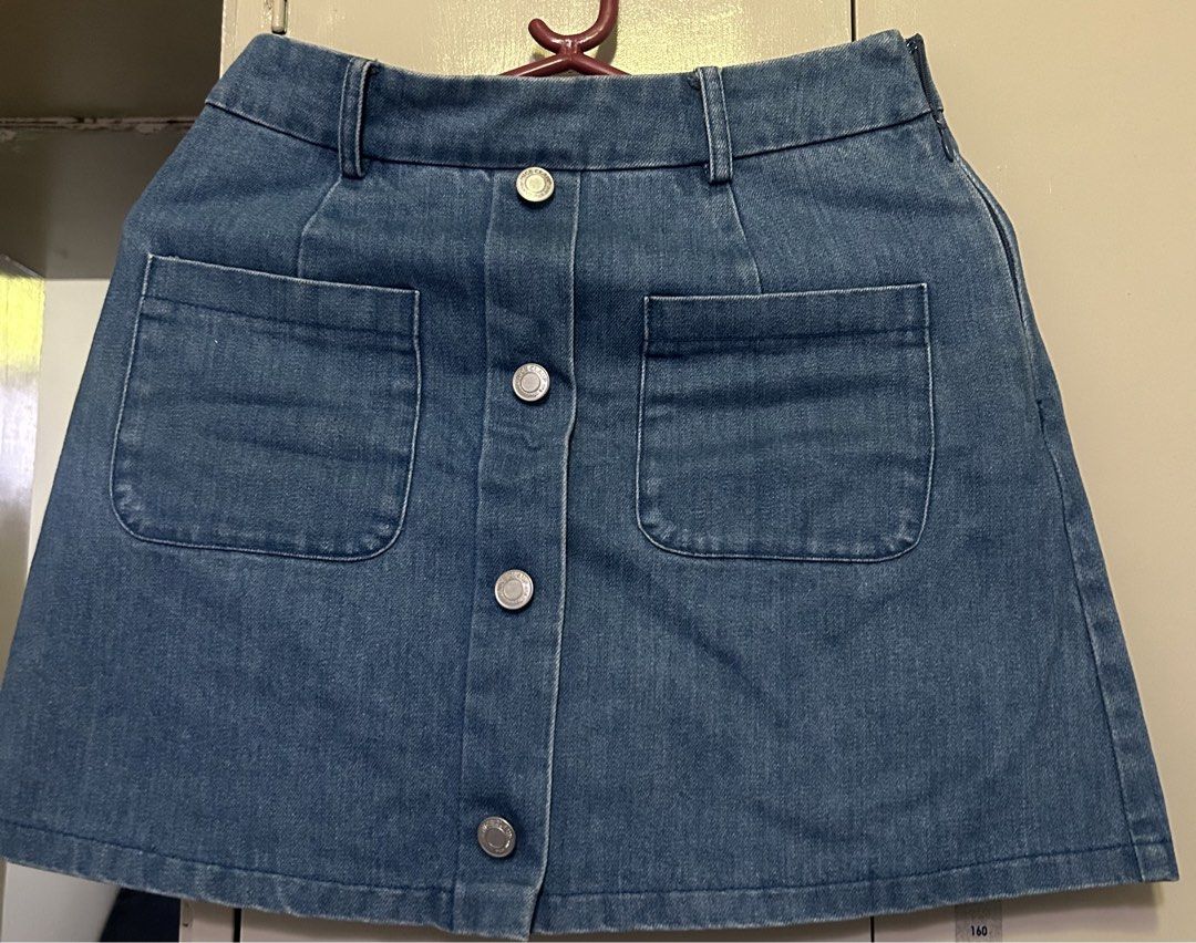 Denim Skirt (Category: Skirts) located in Manila. Submitted by lueur000 (Listing ID 1466098235, Image 1). Description: Small Waist - 24-26 Length - 16.