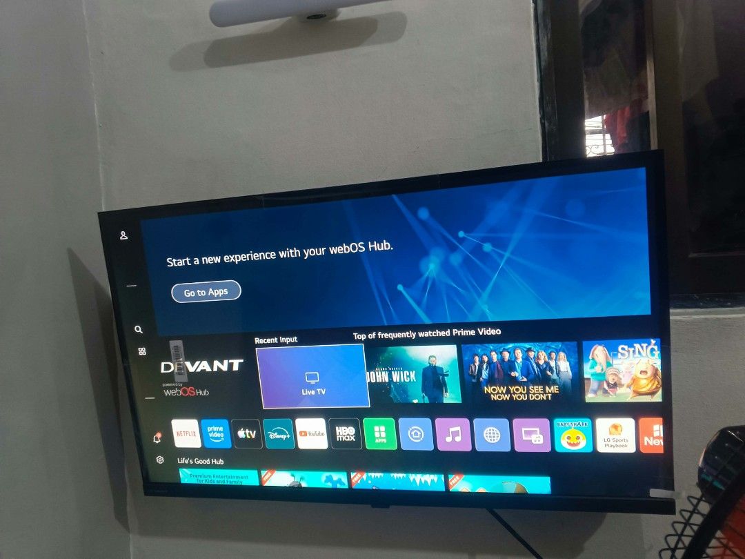 Devant Smart TV powered by webOS Hub (Category: TV) located in Pasig City. Submitted by sandysexy (Listing ID 1466040773, Image 2). Description: - Brand: Devant Flat Screen TV - Smart Platform: webOS Hub interface - Built-in Apps: Netflix, Prime Video, Apple TV, Disney+, YouTube, HBO Max - Features: Live TV input and clean display with thin bezels - Condition: Tested and working great.