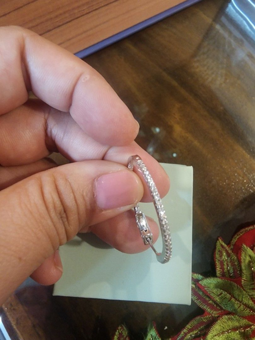 DIA MOISSANITE LOOP EARRINGS (Category: Earrings) located in Manila. Submitted by chrinathalie (Listing ID 1466028421, Image 2). Description: FROM U.S SIZE BIGGER THEN 20 PESOS COIN SILVER 925 STILL WITH TAGS WITH CERT.
