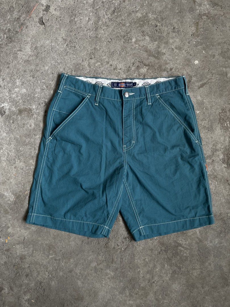 Dickies Carpenter Short (Category: Shorts) located in Polomolok. Submitted by michaelorodio9504 (Listing ID 1466155519, Image 1). Description: Width 32-34 Length 19 No issue Excellent 9.5/10 Color rate .