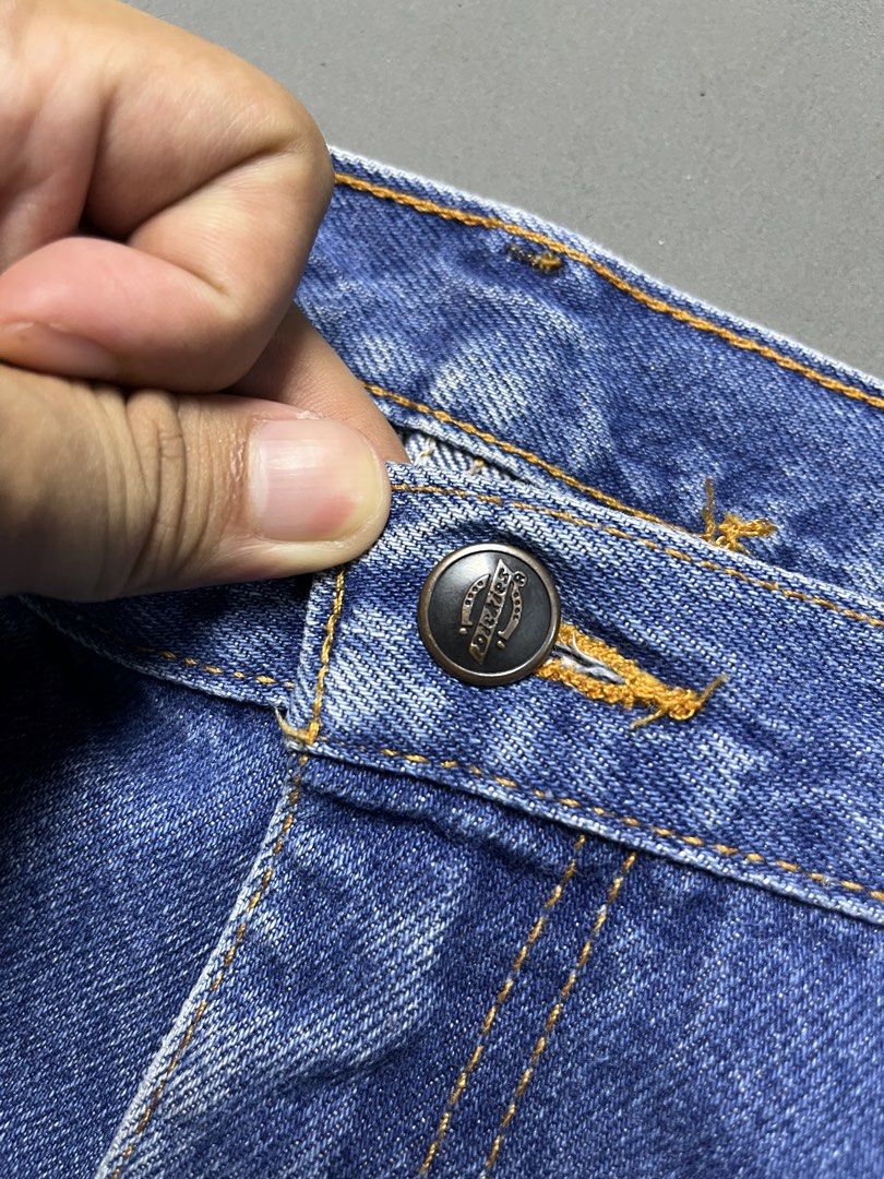 DICKIES CUT OFF DENIM JORTS RAW (Category: Shorts) located in Quezon City. Submitted by kentstuff (Listing ID 1466076514, Image 2). Description: DICKIES CUT OFF DENIM JORTS RAW Waist: 38-40 Length: 20.5 Leg opening: 11 Condition: Excellent CR: 9/10 Issue: ❌ DISCLAIMER: This is a thrifted item. All brands, logos, and trademarks belong to their rightful owners. We’re here to rehome great pieces — no brand affiliation intended.