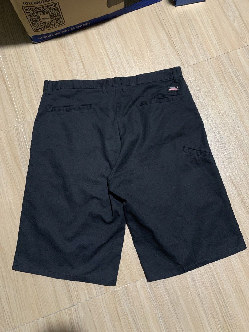 Dickies Genuine Double Patch (Category: Shorts) located in Calamba. Submitted by thriftopia25 (Listing ID 1466103663, Image 2). Description: 36-38x24.