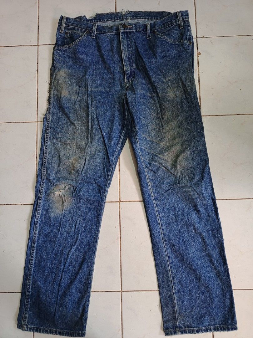 Dickies pants needs repair (Category: Jeans) located in Manila. Submitted by wilddeer_88da2f (Listing ID 1465993910, Image 1). Description: .