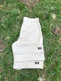 (Category: ) located in . Submitted by thrift_ni_cj (Listing ID 1465959527, Image 1). Description: .