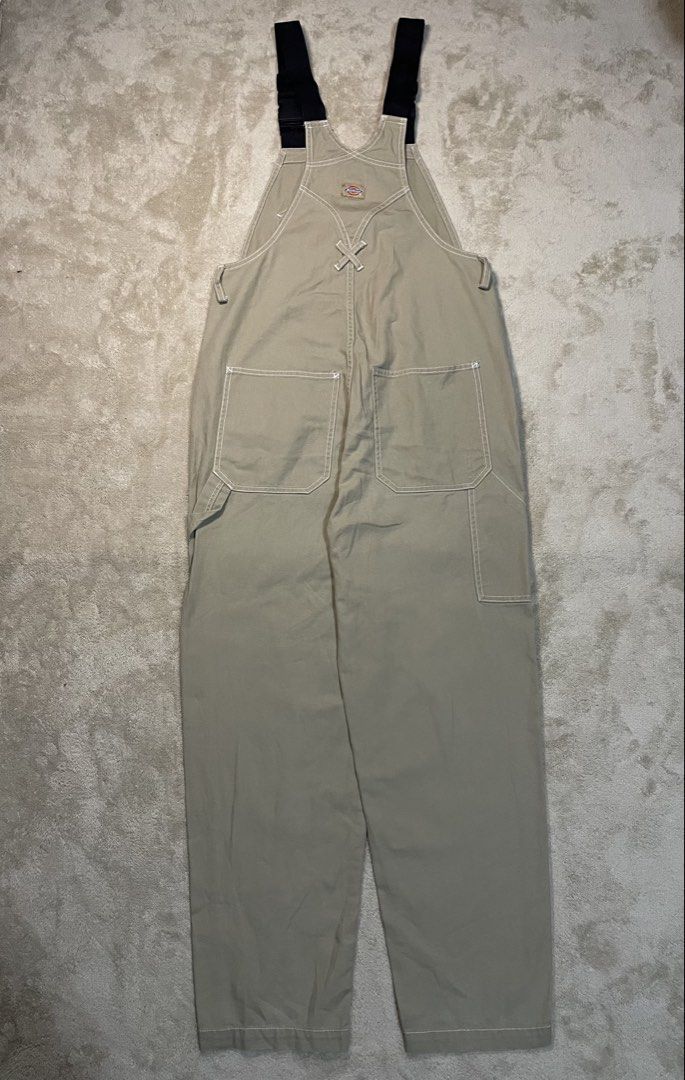 Dickies TC Twill Bib Overalls Dickies (Category: Activewear) located in Bacoor. Submitted by southhustlaaaaa (Listing ID 1466114830, Image 3). Description: Dickies TC Twill Bib Overalls Dickies size: medium on tag length: 55-60 inches adjustable strap width: 17 inches issue:none❌ excellent condition.