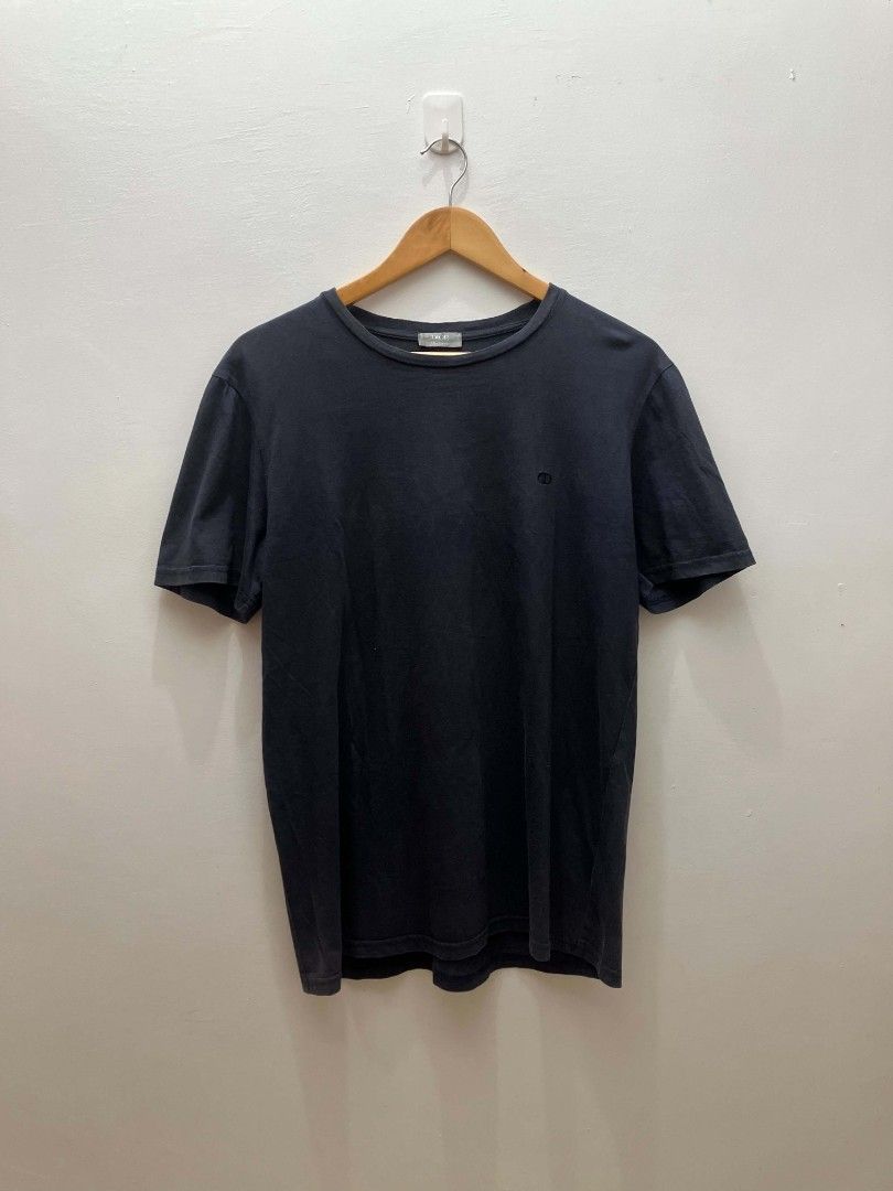 Dior Uniform Basic Logo Shirt (Category: Tshirts & Polo Shirts ) located in Manila. Submitted by soflyapparel77 (Listing ID 1466037817, Image 1). Description: Authentic Dm for more details.