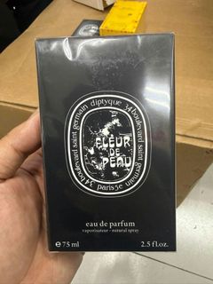(Category: ) located in . Submitted by luxuryfragrances (Listing ID 1466053090, Image 1). Description: .
