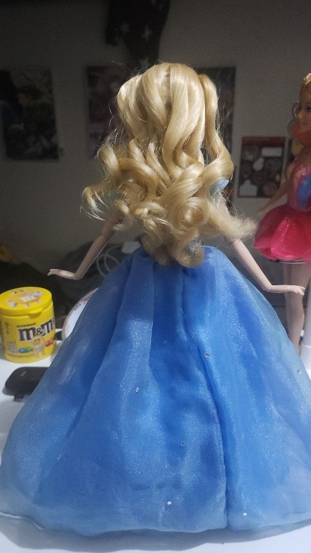 Disney Live Action Cinderella Doll (Category: Kids Toys) located in Manila. Submitted by shivvers.cos107 (Listing ID 1466134335, Image 3). Description: Disney Live Action Cinderella doll for 2k 💙. Originally bought for a higher price. RFS: Impulse buy 💙 details: — Like new. — No cracked neck. — Tight joints. — with shoes. — Uncut hair. MOP: GCASH MOD: LALAMOVE/J&T LOC: SAMPALOC, MANILA.