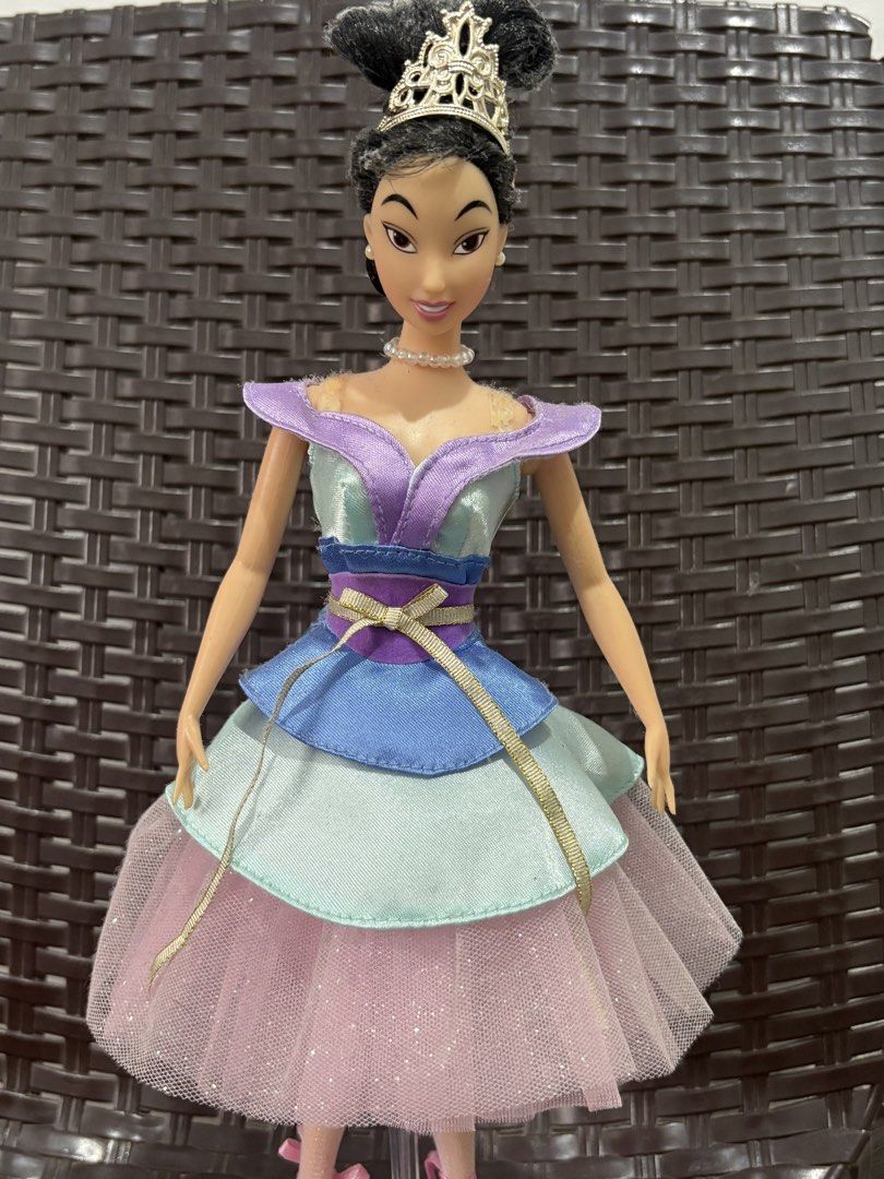 Disney Mulan Doll (Category: Action & Battle Toys) located in Manila. Submitted by dollseller_now (Listing ID 1466026662, Image 1). Description: this mulan is very pretty and nostalgic She is a ballet Mulan doll DM for more information and im willing to send anything u asked .