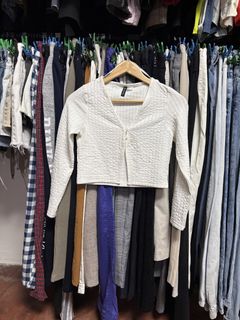 (Category: ) located in . Submitted by isabelasthriftclothes (Listing ID 1466099285, Image 1). Description: .