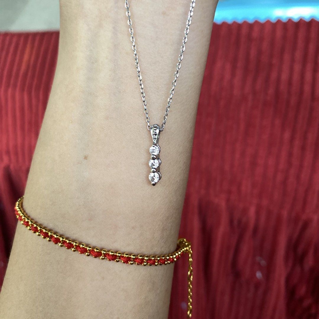 Drop pendant Diamond (Category: Charms) located in Tiaong. Submitted by sourcedbyhannie (Listing ID 1466106295, Image 2). Description: 18K WG 0.2tcw Natural Diamonds 0.78g Pendant only.